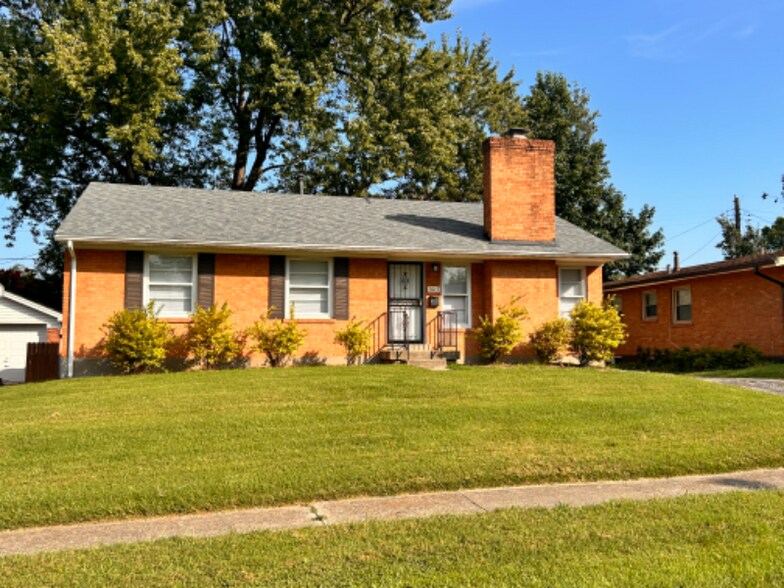 Primary Photo - 3019 Roselawn Blvd