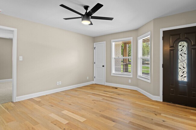 Building Photo - 910 Windlau Ct