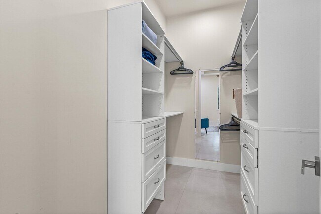 Building Photo - 12466 Quercus Ln