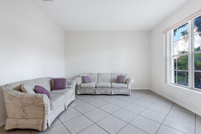 Building Photo - 102 Ibisca Terrace