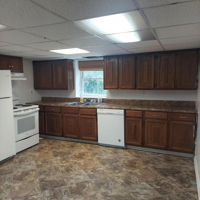 Building Photo - 450 Highland Ave NW