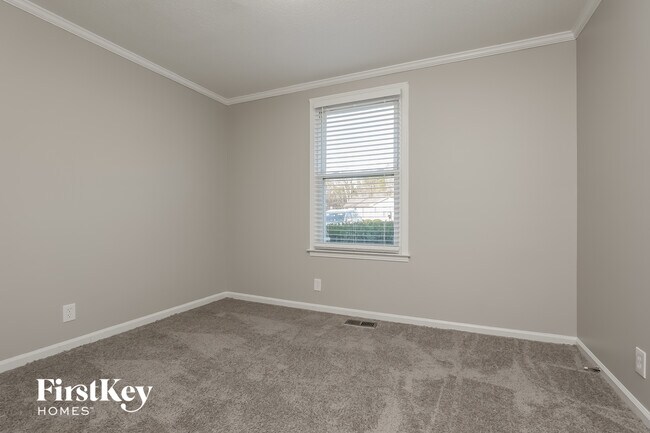 Building Photo - 1831 Palamino Dr