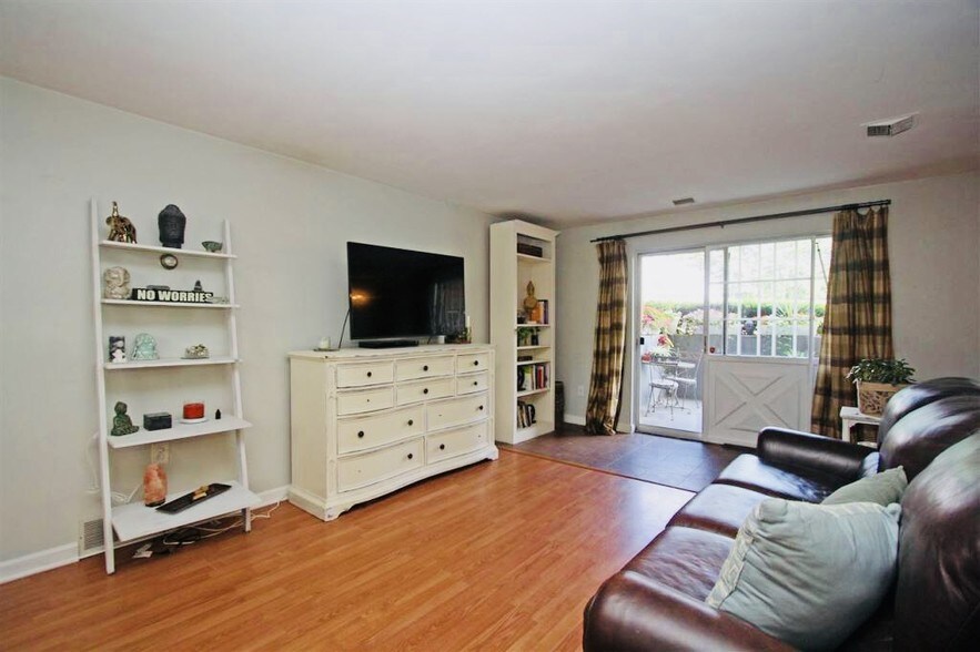 Living Room - 9 Louisburg Square