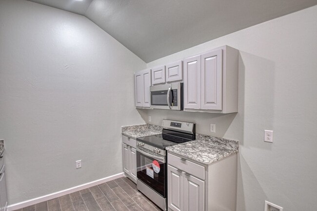 Building Photo - New Construction in Varenna Landing! Storm shelter and lawn care included!