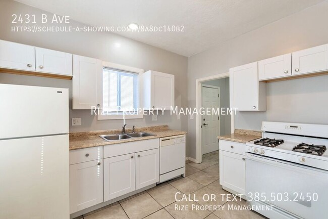 Building Photo - Beautiful & Spacious 1 Bedroom Available Now!