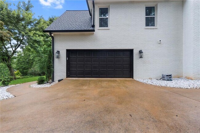 Building Photo - 4221 Willow Oak Dr