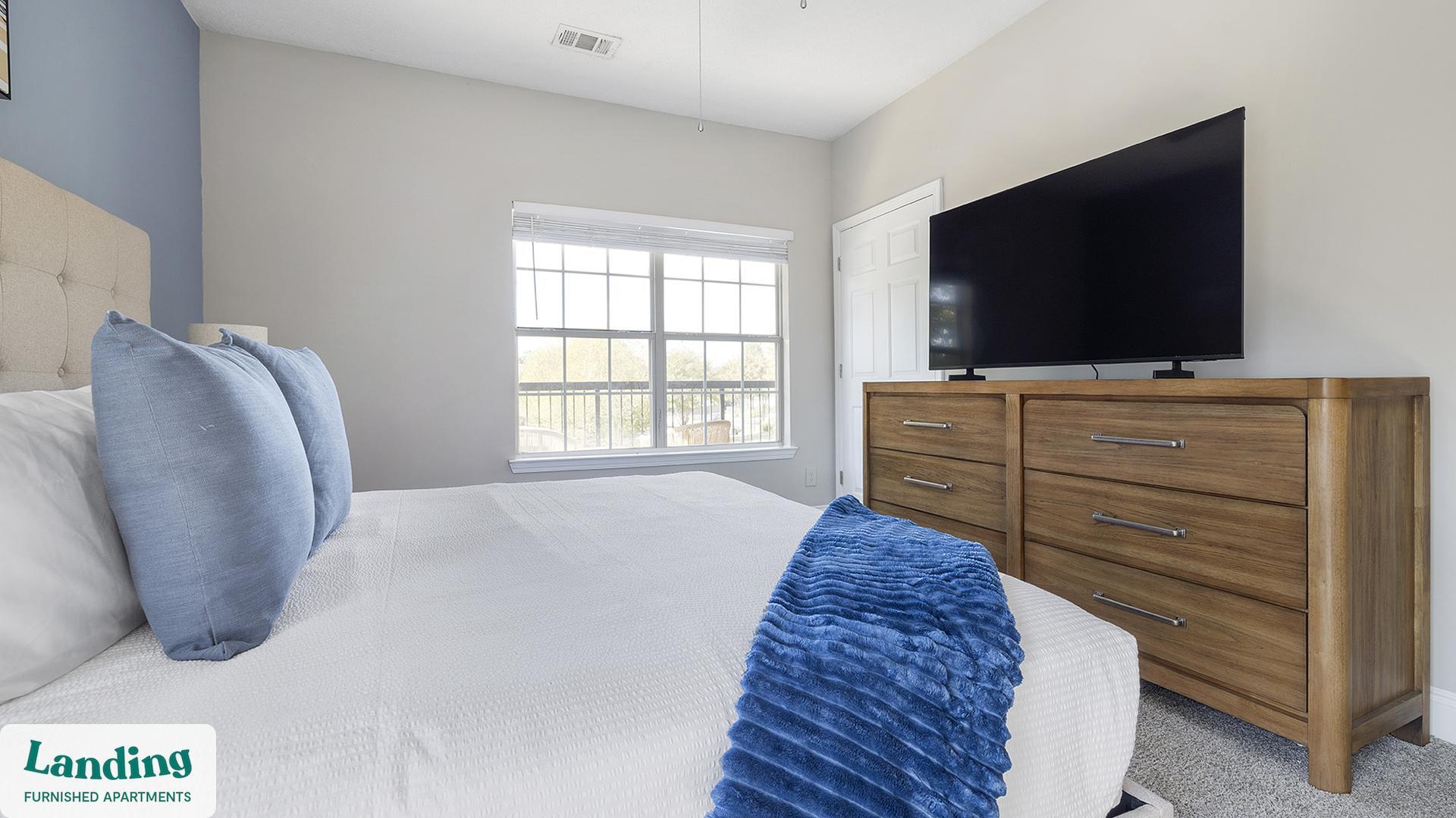 Building Photo - 100 Crossing Blvd