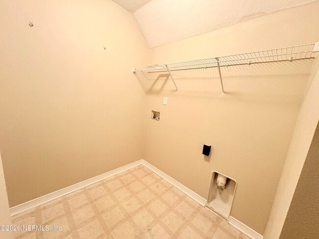 Building Photo - 15677 Moss Hollow Dr