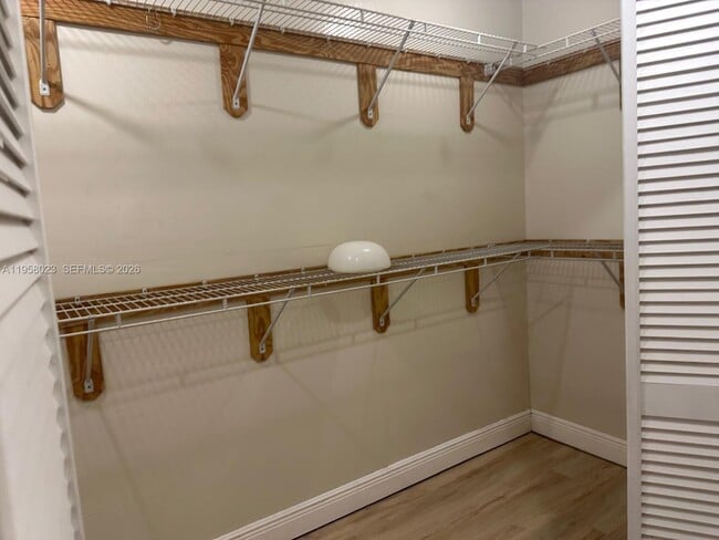 Building Photo - 9120 Fontainebleau Blvd