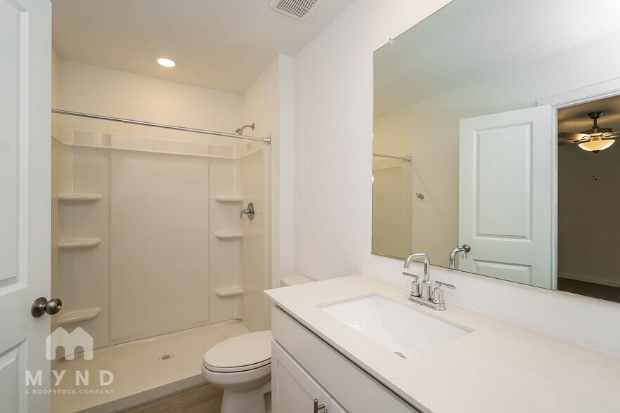 Building Photo - 2728 River Knl Ln