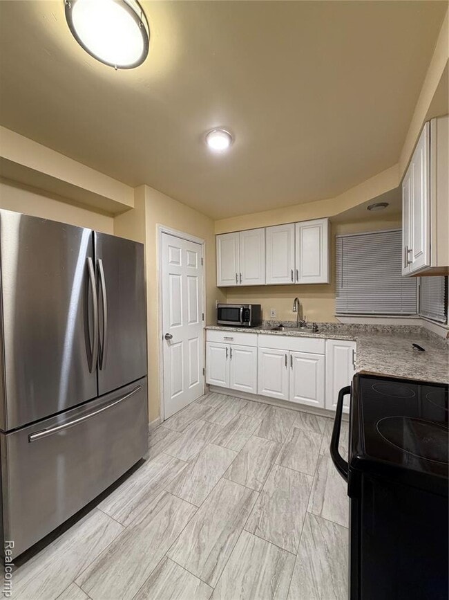 Building Photo - 776 John Daly St