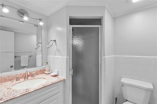 Building Photo - 2420 SE 17th St