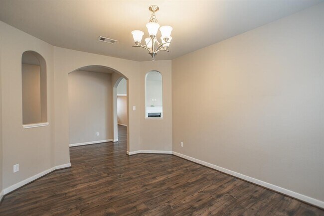 Building Photo - 99 West Wading Pond Circle