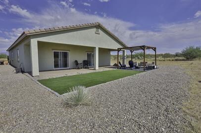 Building Photo - Rural Property in Vail on 1 acre fully fenced