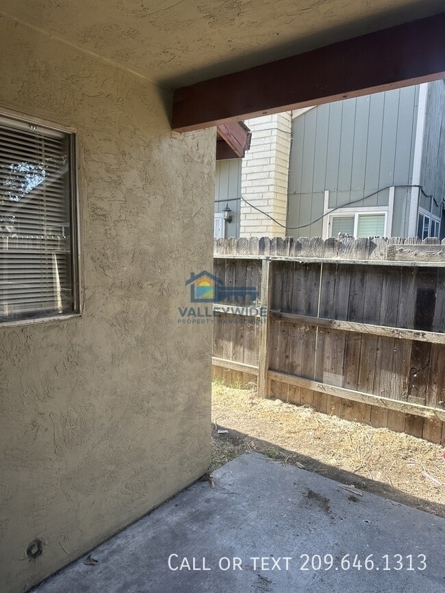Building Photo - 9523 Cody Way