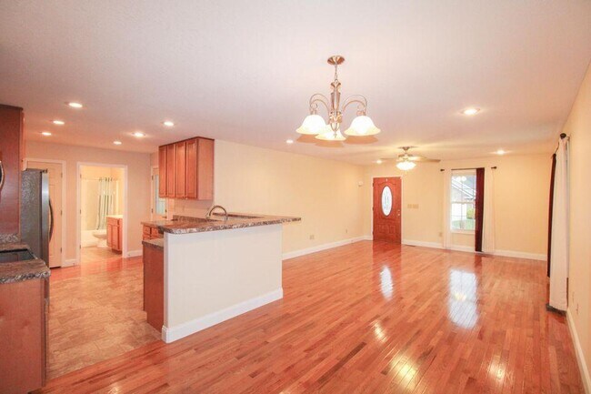 Building Photo - 241 Sweetgrass Ln