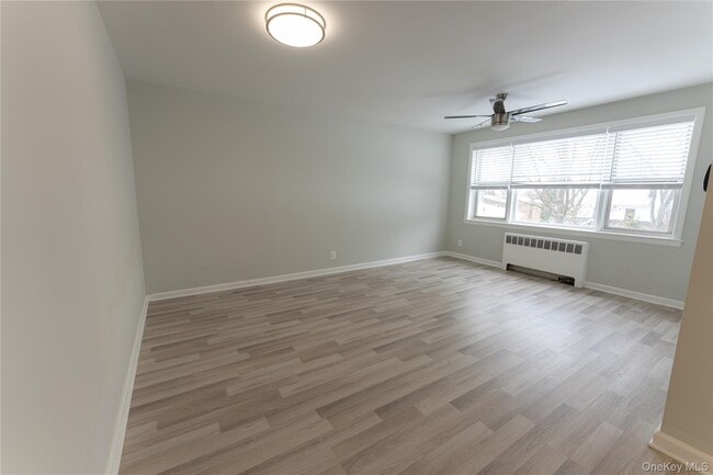 Building Photo - 33 W Grand St