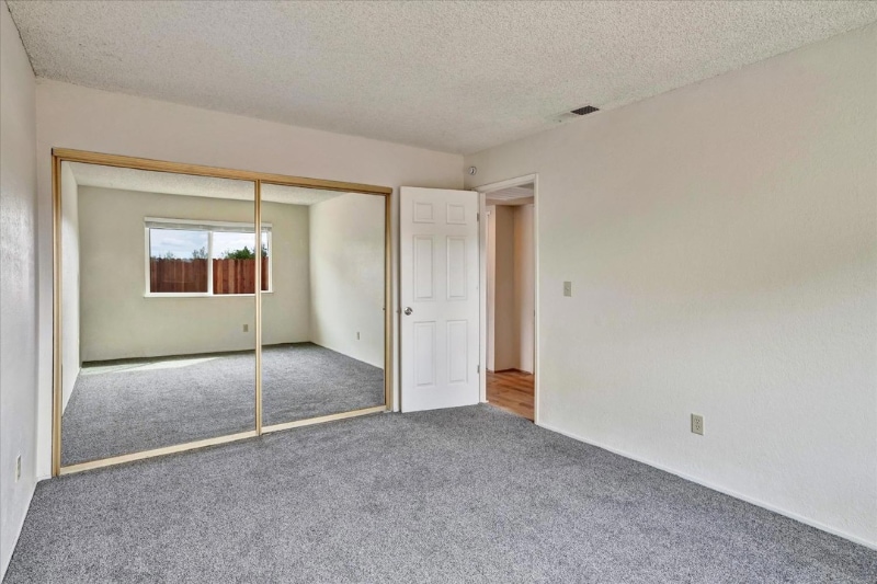 Building Photo - 6120 Center Mall Way