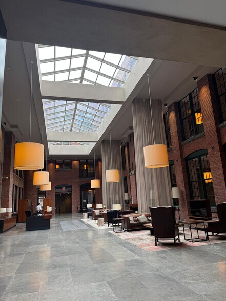 Building Photo - 25 Washington St