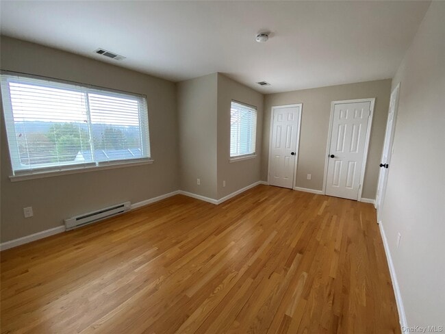 Building Photo - 11 Wildwood Rd