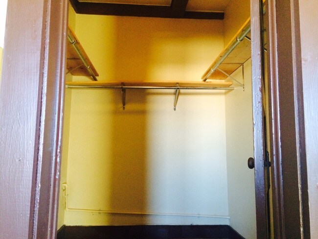 Building Photo - 101 W 4th St