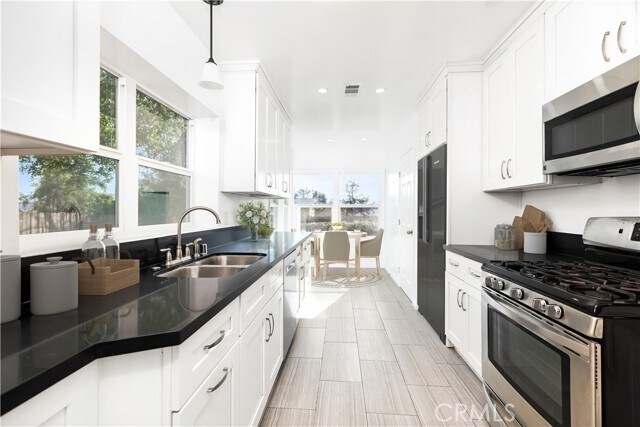 Building Photo - 634 W Mendocino St