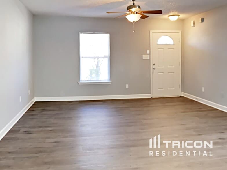 Building Photo - 2028 Beckwith Ln