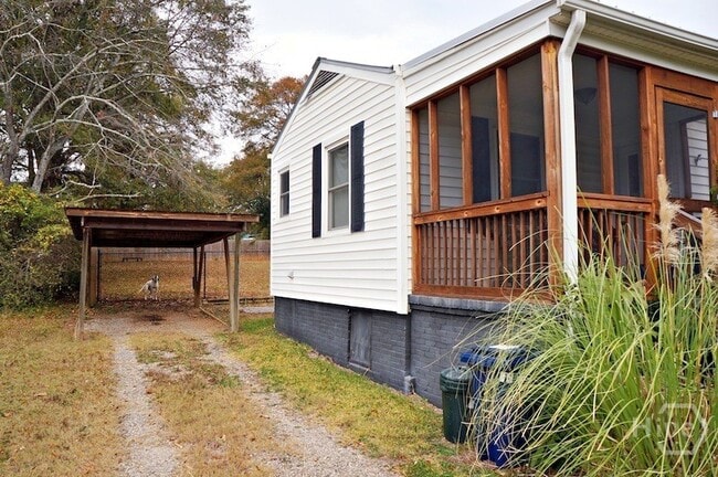 Building Photo - 158 Gilmer St