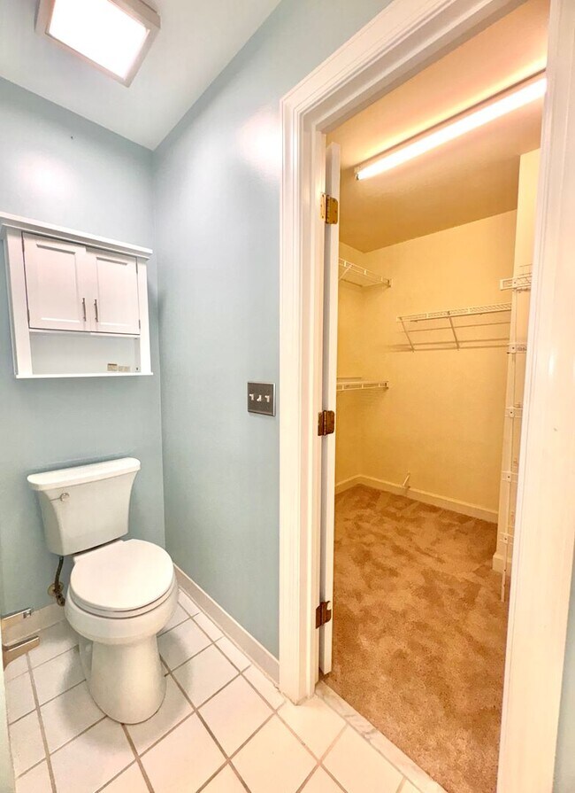 Building Photo - Spacious 4BR 2.5BA Home in Adams Farm with...