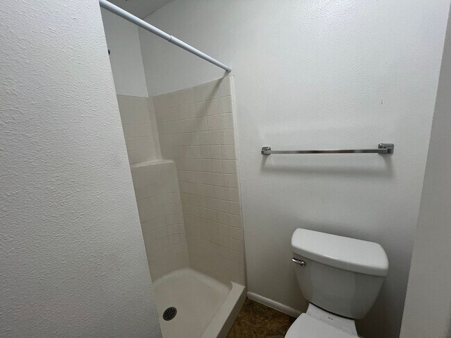 Building Photo - 3 Bedroom - 2 bath Condo in Cedar Cove