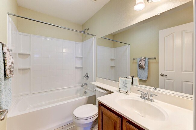 Building Photo - 1010 Dante Cir