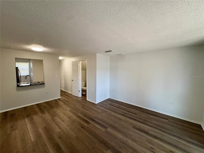 Building Photo - 409 57th Ave Dr E