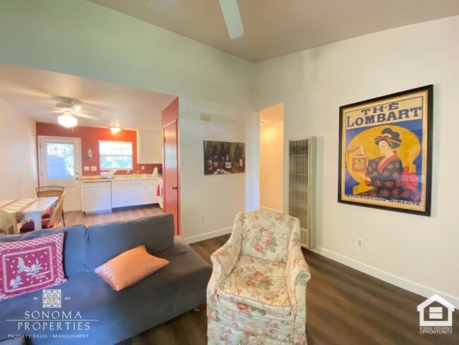Building Photo - Furnished 2bd/2ba Condo!