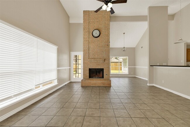 Building Photo - 12322 Meadow Ridge Dr