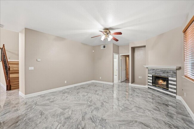 Building Photo - 70 Arches Cir