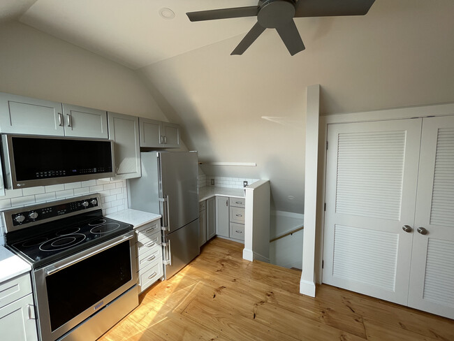 Third Floor Loft Kitchen - 18 North St