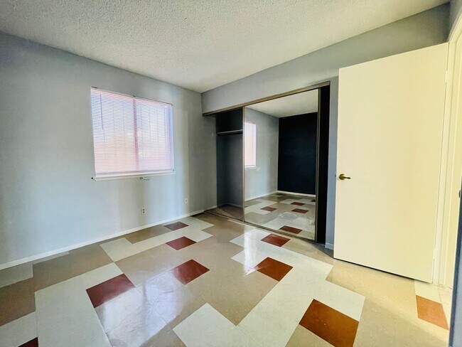 Building Photo - 3716 Snorkel Cir