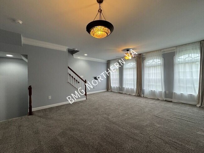 Building Photo - 10673 General Kirkland Dr
