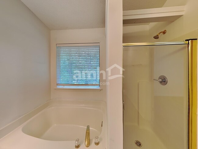 Building Photo - 2911 Water Lily Ct