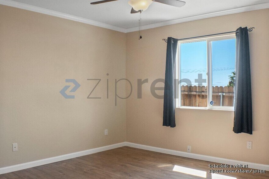 Building Photo - 11865 Ambrosio Dr