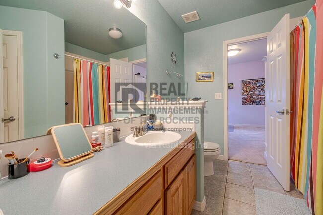 Building Photo - 2432 Mallard Cir