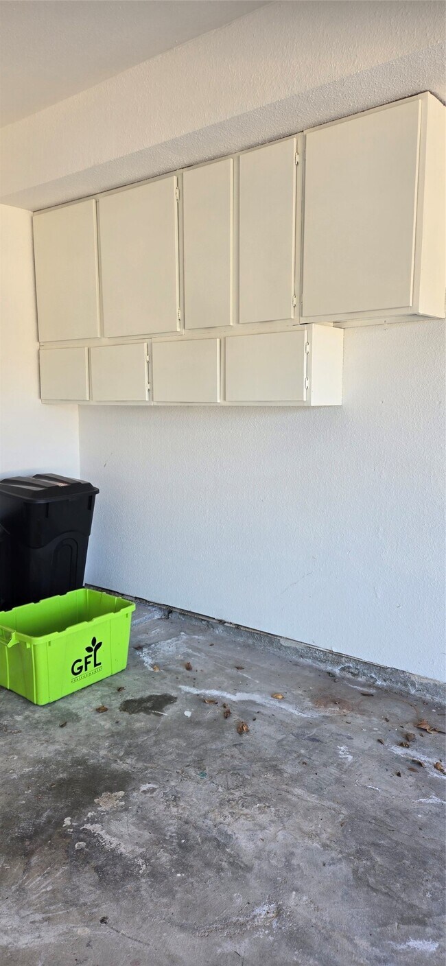 Building Photo - 1115 Augusta Dr