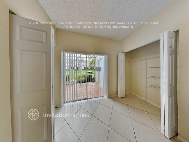 Building Photo - 52 Simonton Cir