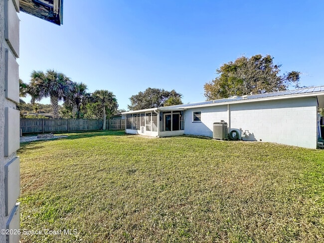 Building Photo - 2140 Emerald Ct