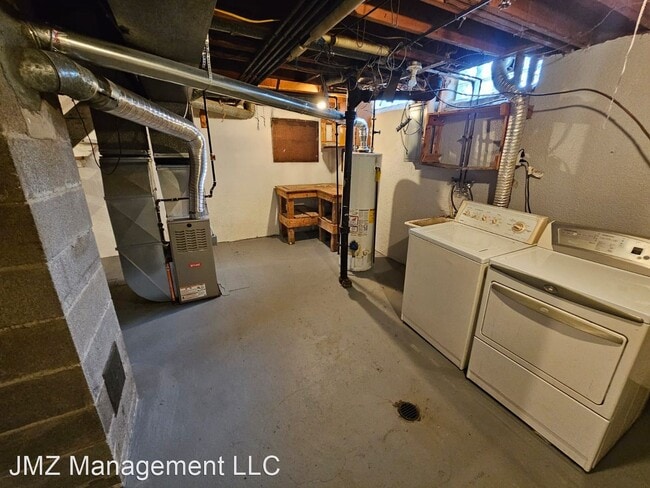 Building Photo - 2 br, 1.5 bath House - 27608 Evelyn