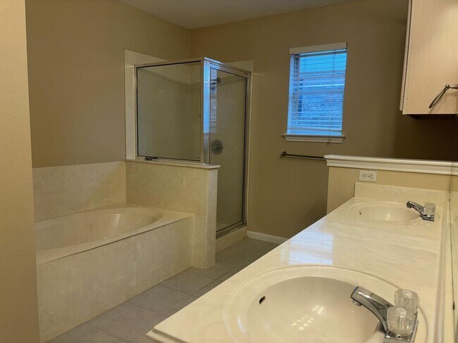 Building Photo - 1612 Darley Arabian Dr