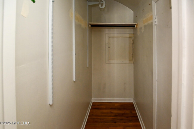 Building Photo - 904 Claridge Dr