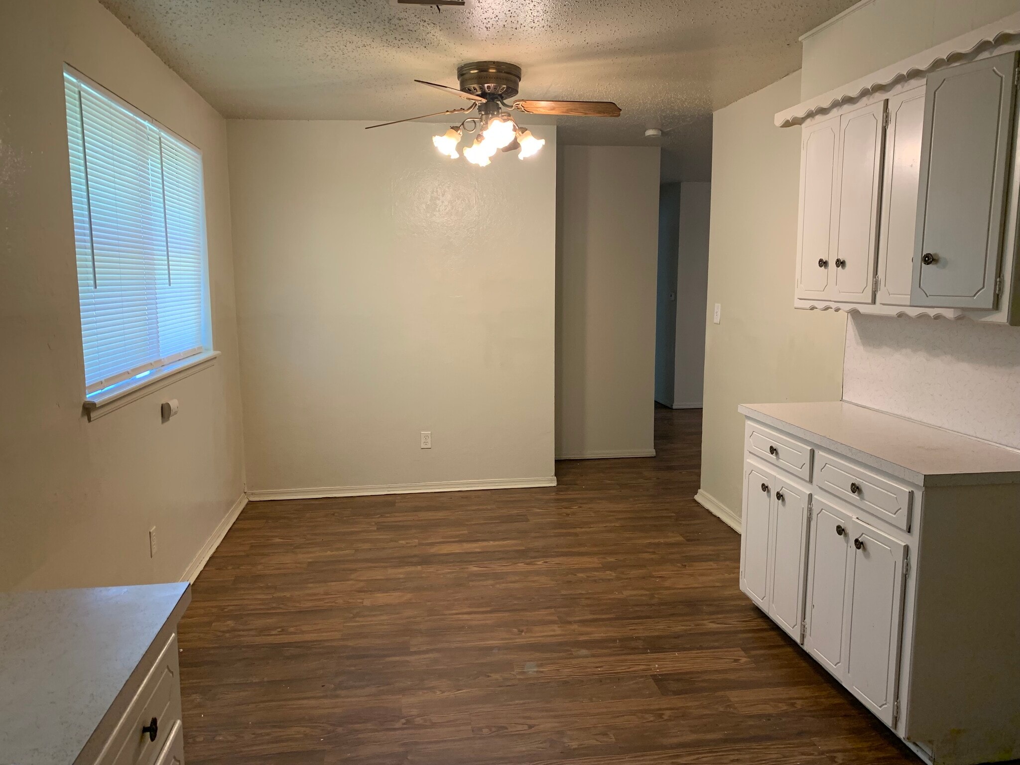 dining area - 1317 Lakecrest Dr