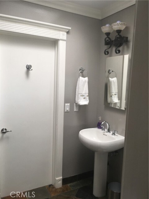 Building Photo - 342 Camino de las Colinas