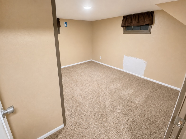 Building Photo - 447 N 600 E